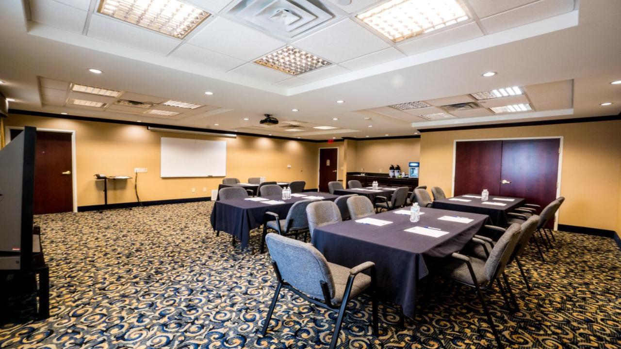 Holiday Inn Express Hotel & Suites Pampa By Ihg Dış mekan fotoğraf