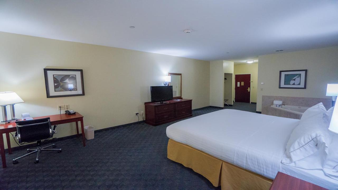 Holiday Inn Express Hotel & Suites Pampa By Ihg Dış mekan fotoğraf