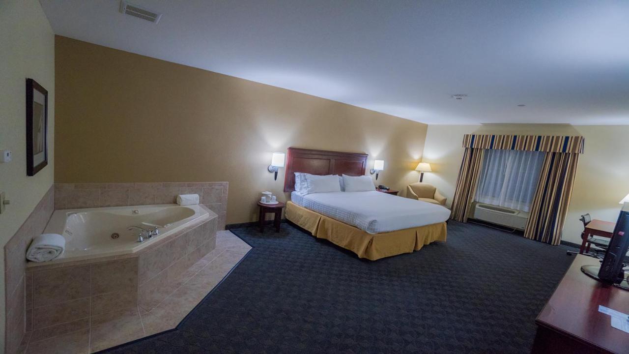 Holiday Inn Express Hotel & Suites Pampa By Ihg Dış mekan fotoğraf